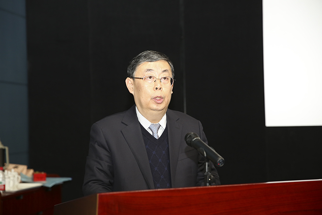 王小辉馆长作干部述职报告.jpg