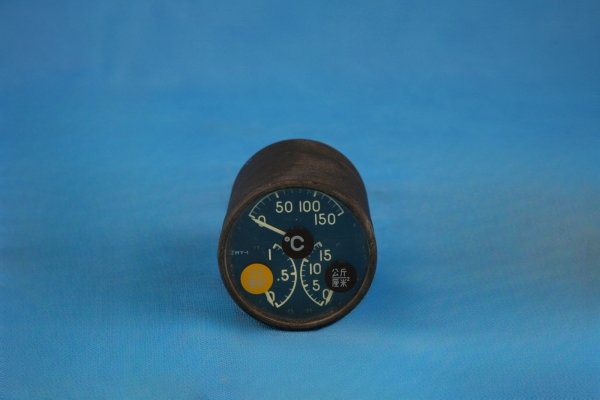 MB000215.jpg