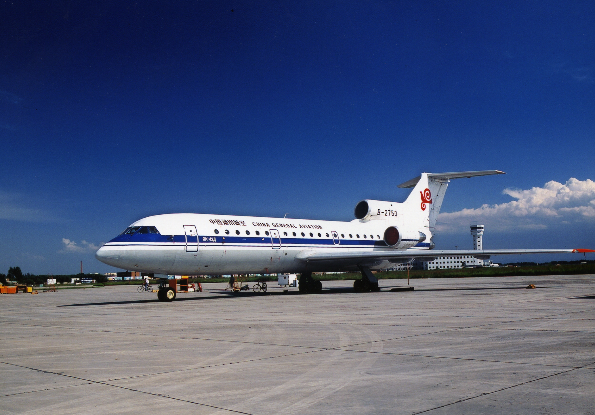 MB000790-雅克-42型飞机照片.jpg