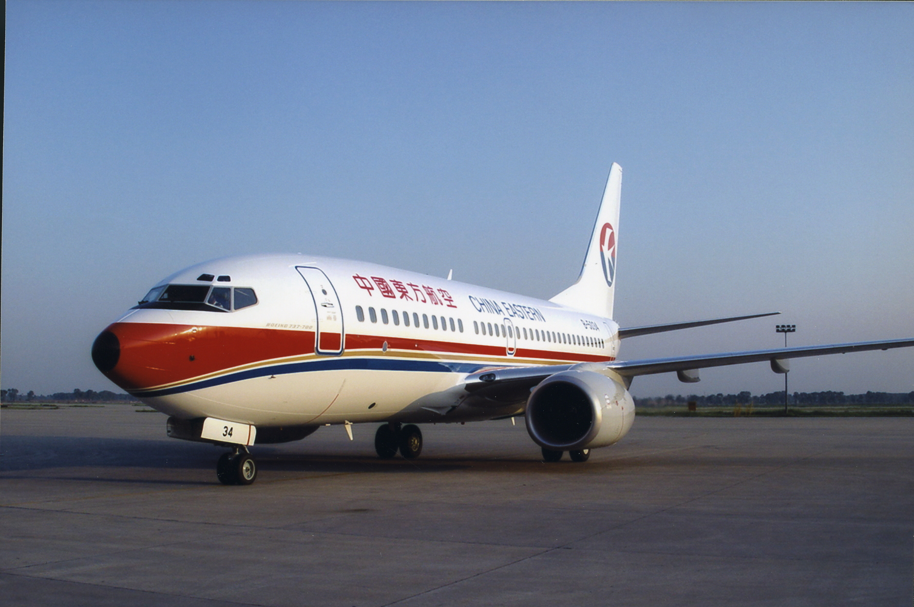 MB000792-波音737-700型飞机照片.jpg