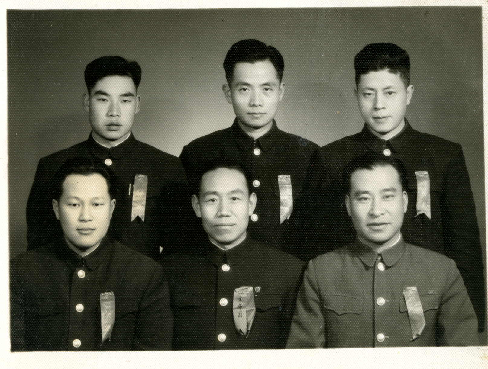 MB002543-1956年4月中国民用航空局首届先进生产者代表会议部分代表合影.jpg