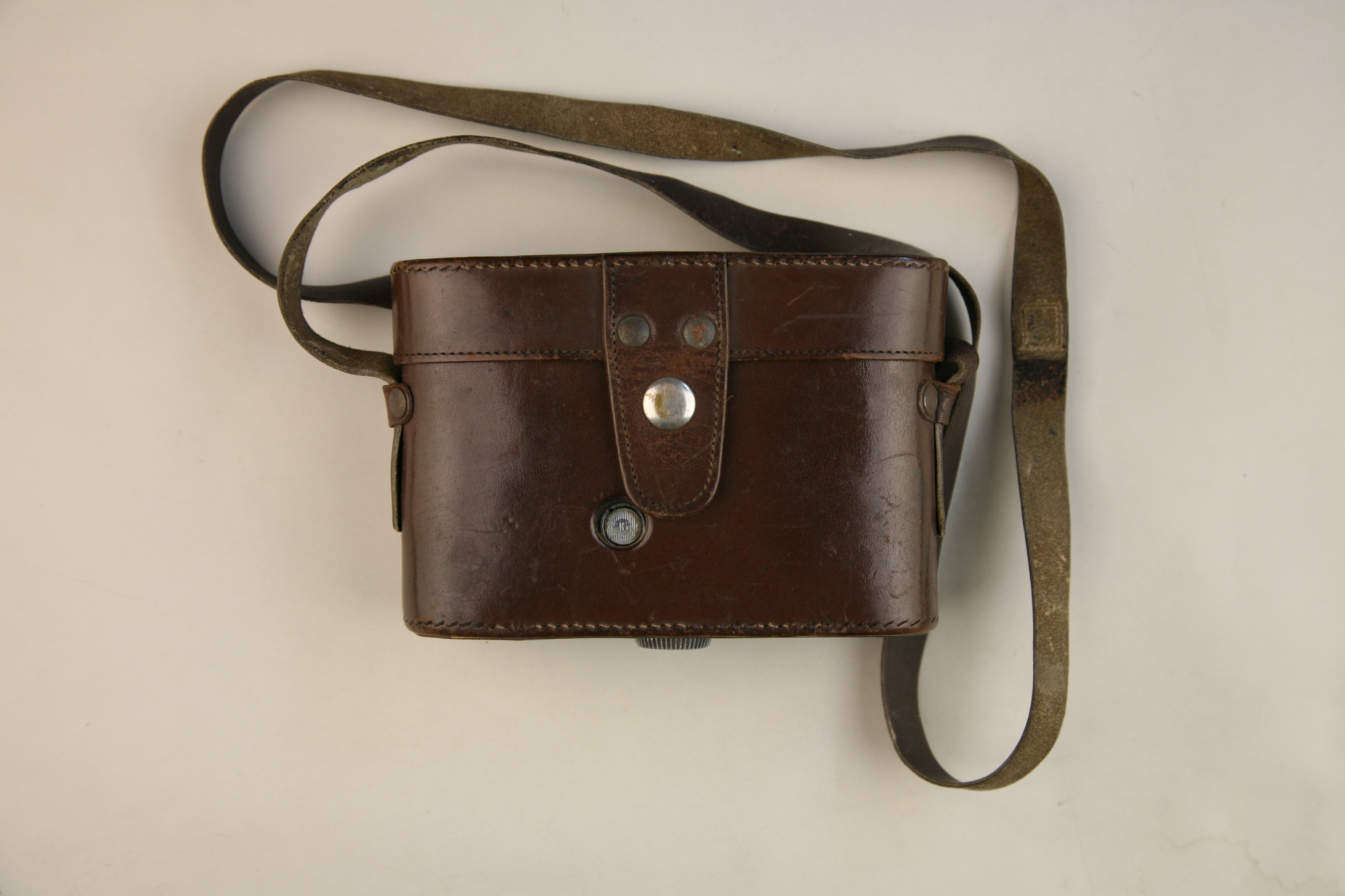 MB002832  上海牌202型老相机.jpg