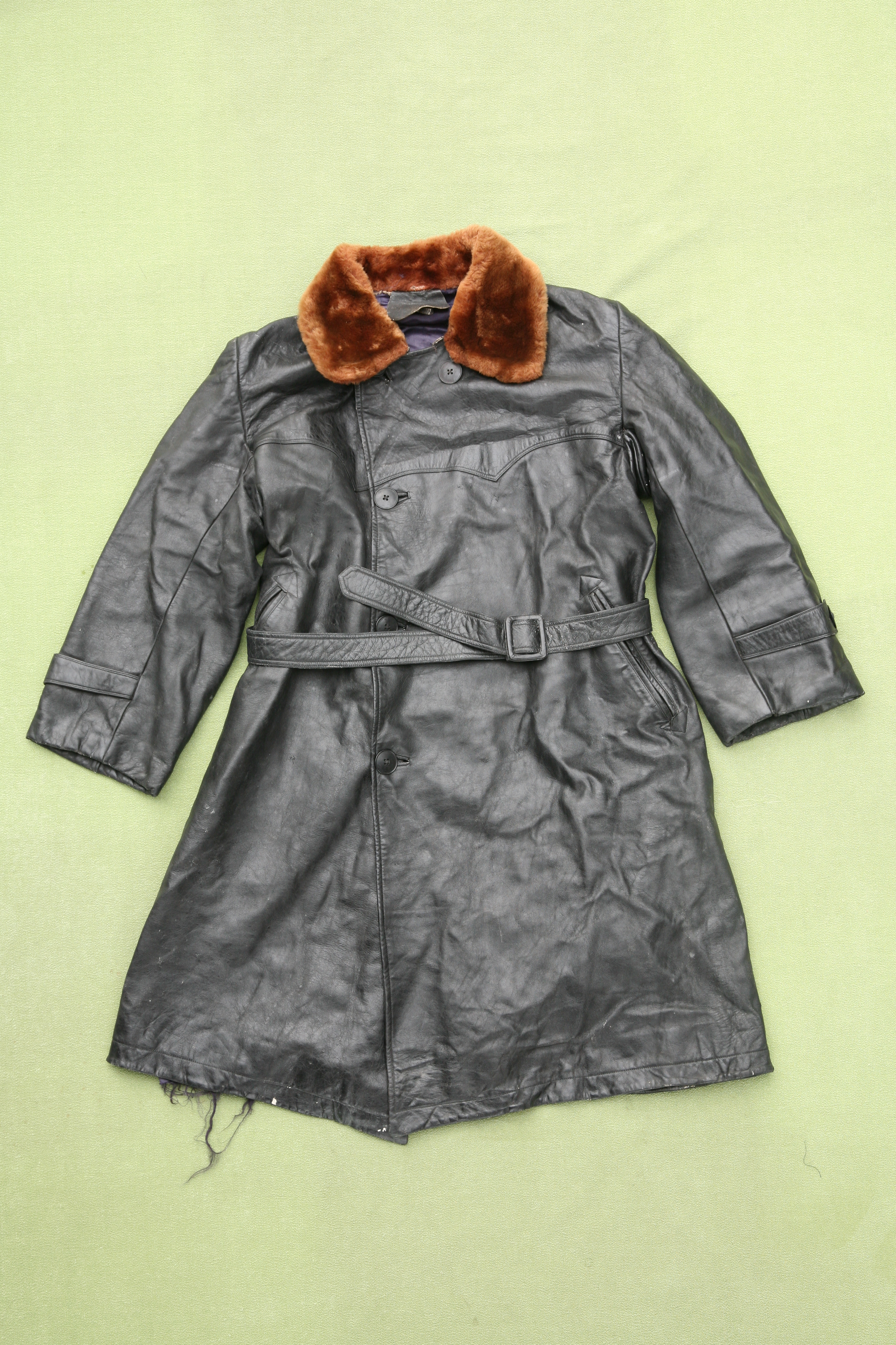 MB002836  钟赤兵黑色皮衣.jpg