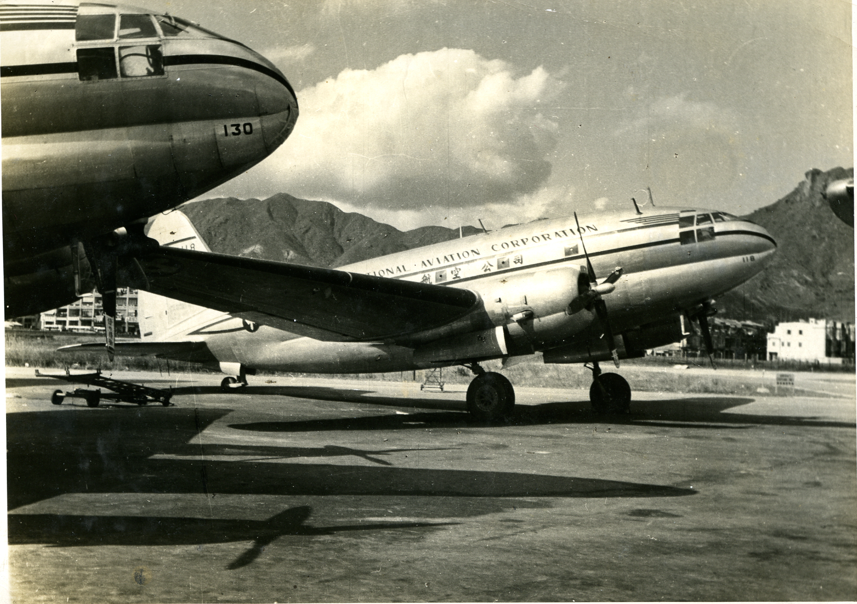 MB002845  C-46飞机照片.jpg