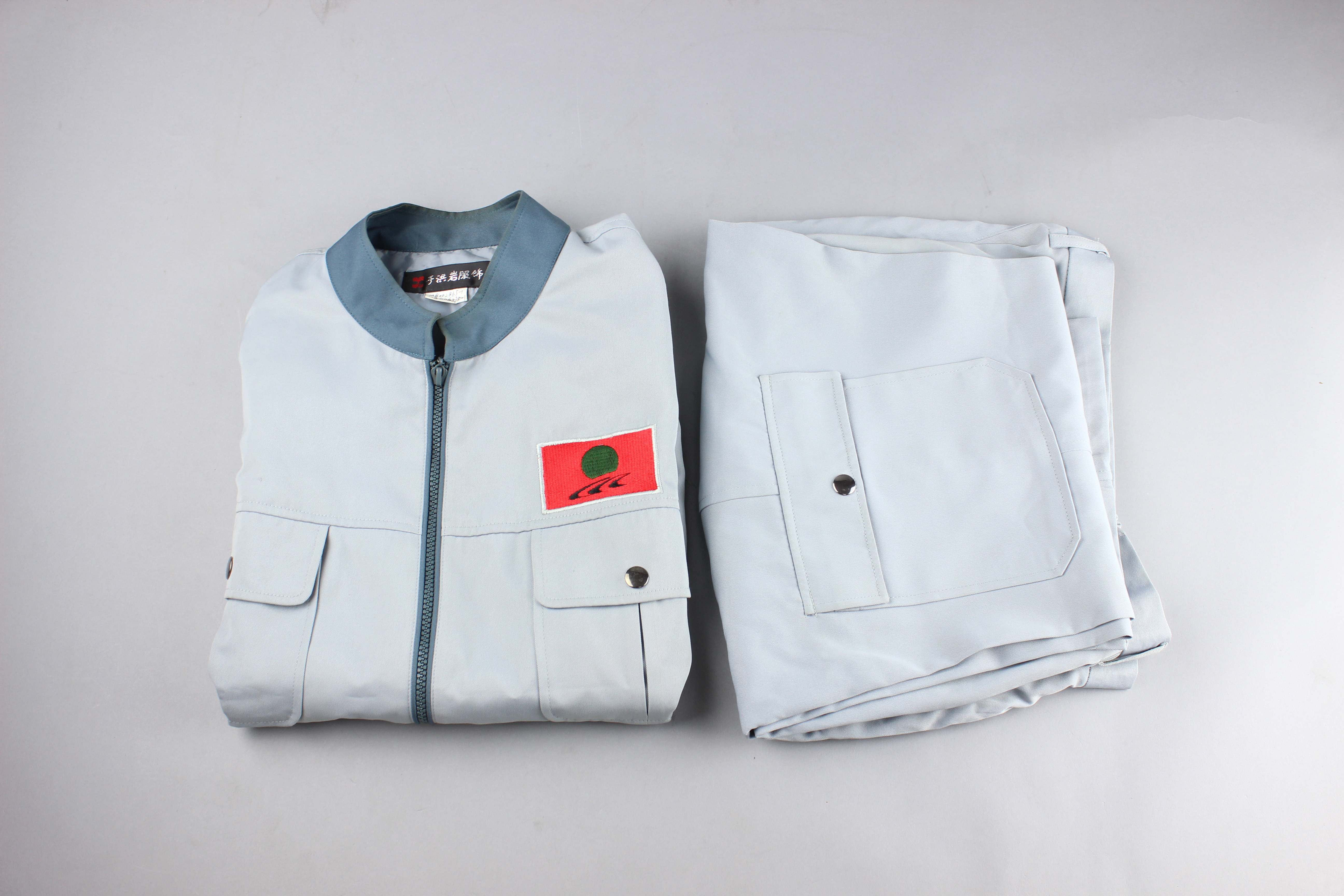 MB002865  20世纪80年代龙垦通用航空飞行员服装.jpg