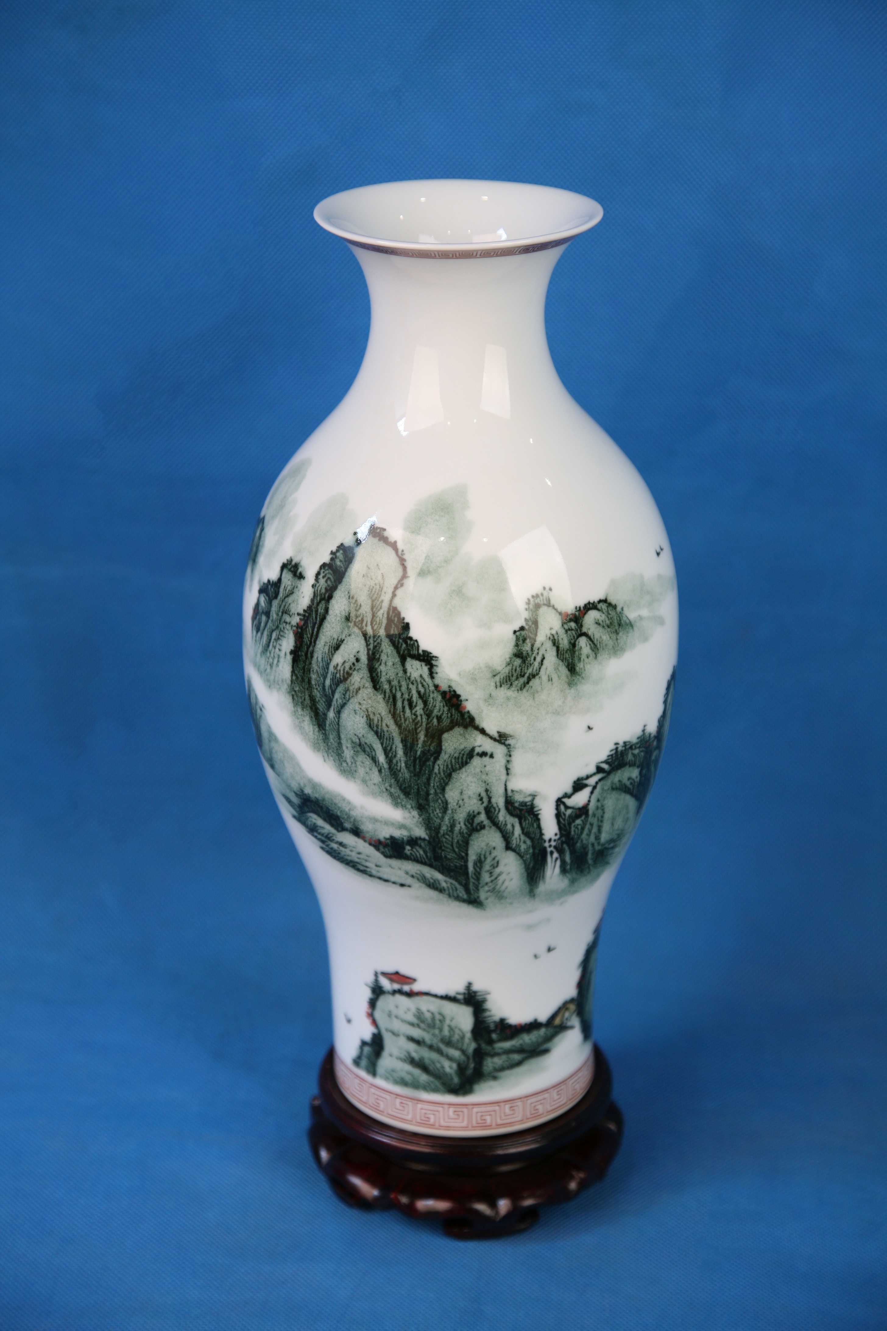 MB002876  1999年纪念两航起义50周年瓷瓶.jpg