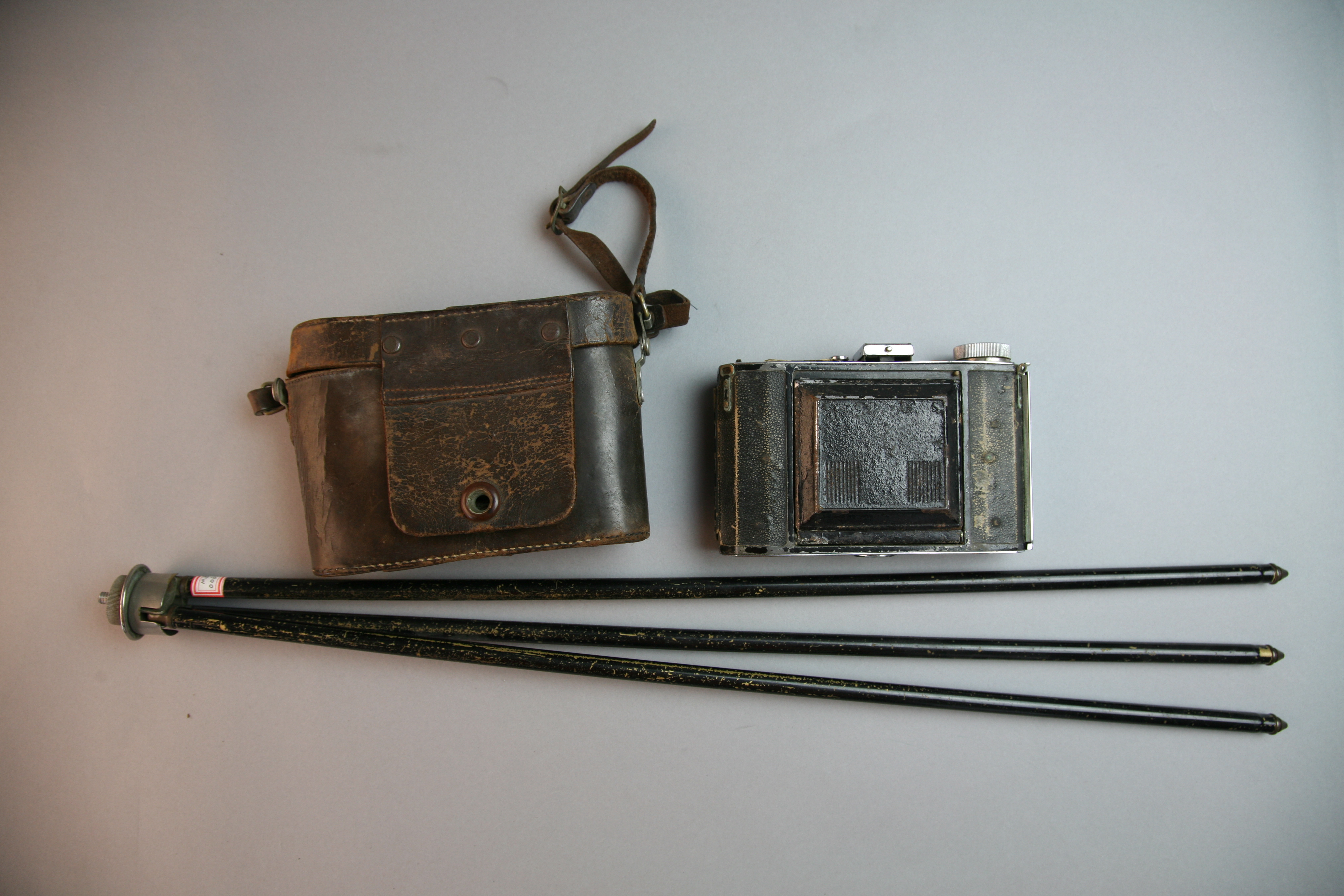 MB002953-1946年LYRA牌照相机.jpg